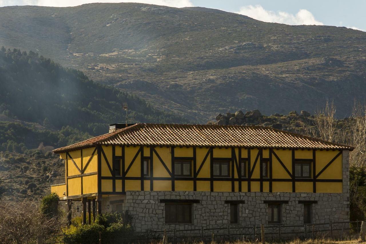 Hospederia La Serrota Hostal Narros del Puerto Exterior foto